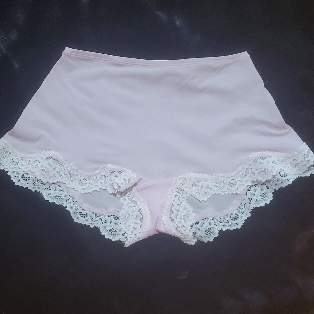 SKIMS FITS EVERYBODY LACE BOYSHORT; SIZE:SMALL